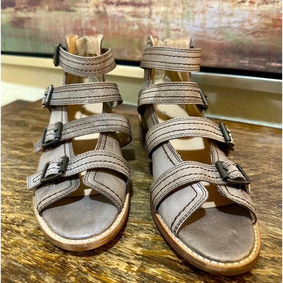 🌸Gimmicks Leather Sandal by BKE Buckle - Picture 8 of 15